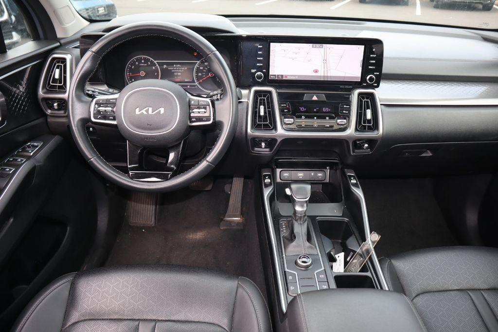 used 2023 Kia Sorento car, priced at $22,995