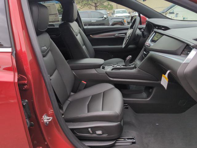 new 2025 Cadillac XT5 car, priced at $49,015