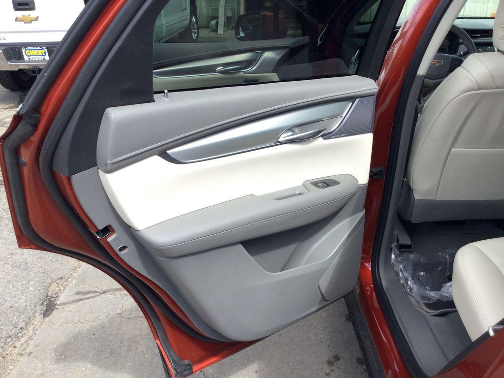 new 2025 Cadillac XT5 car, priced at $56,590