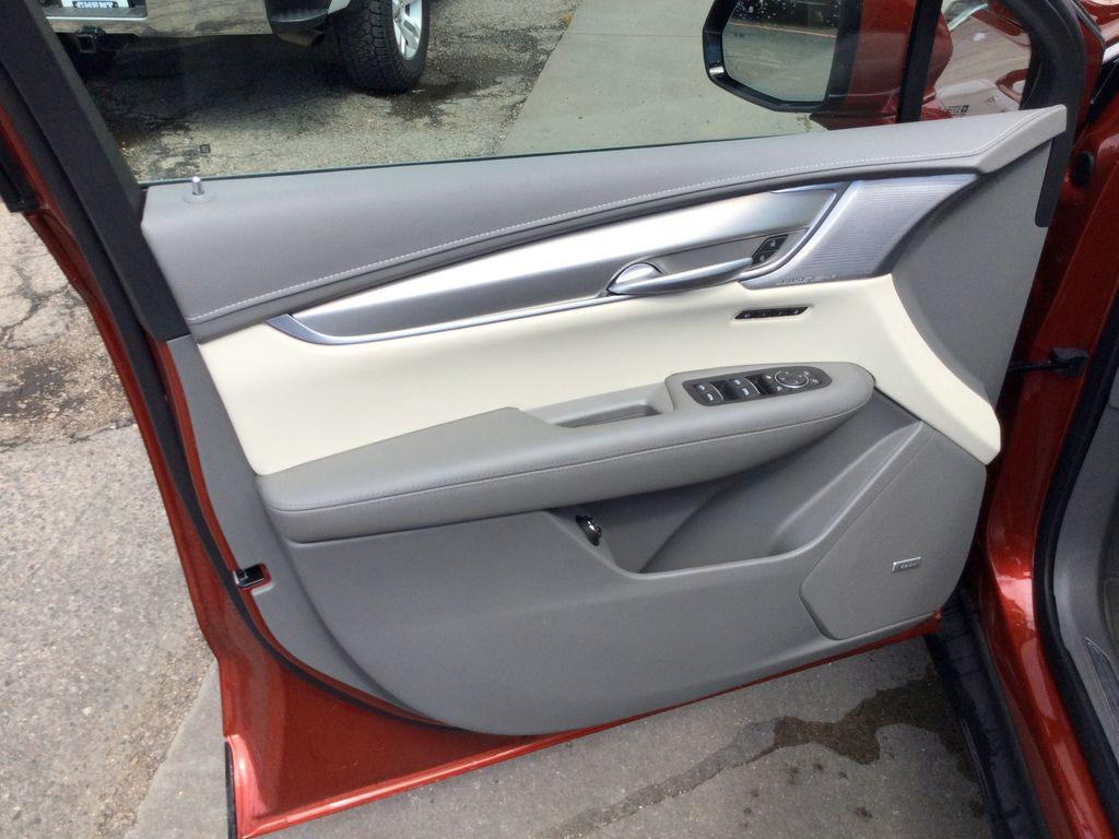 new 2025 Cadillac XT5 car, priced at $56,590