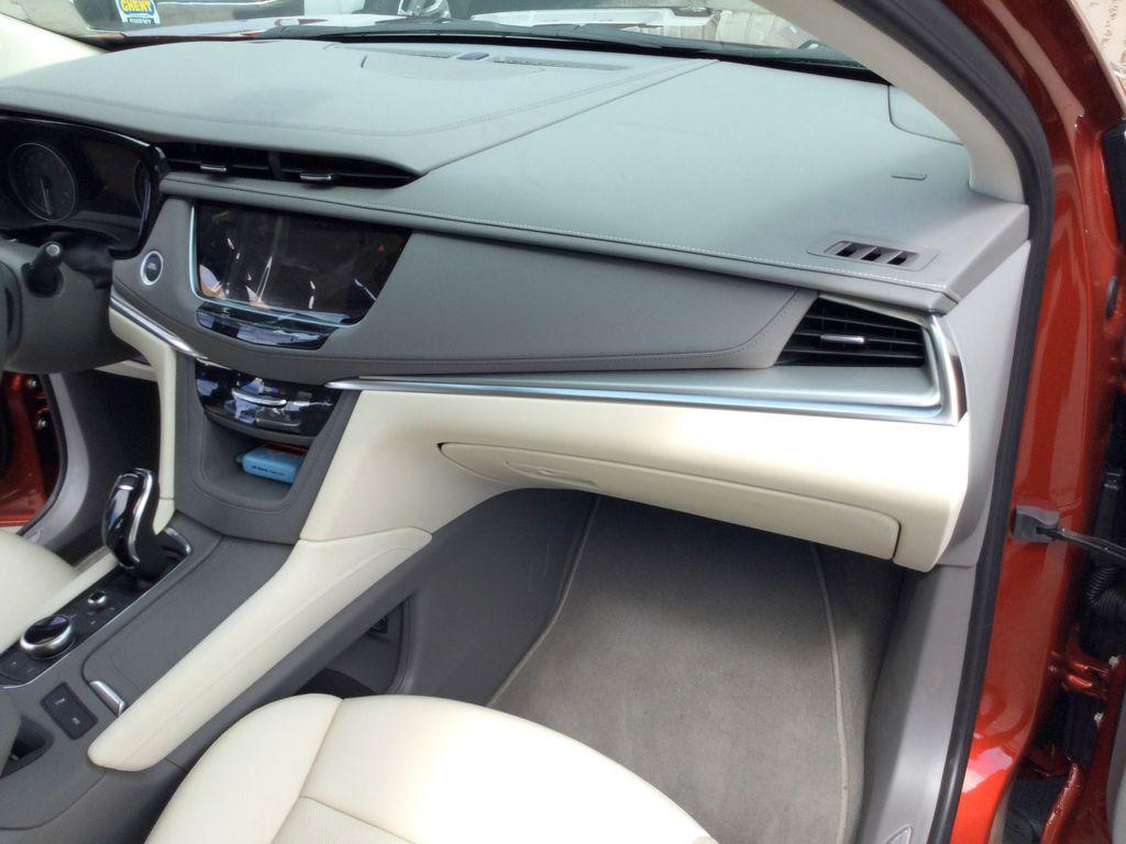 new 2025 Cadillac XT5 car, priced at $56,590