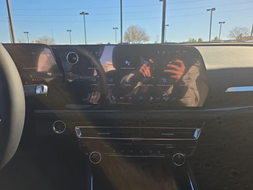 new 2026 Chevrolet Traverse car, priced at $62,210