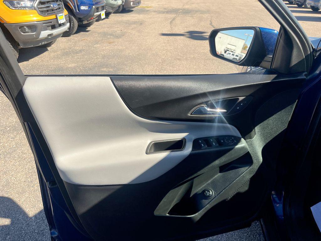 used 2022 Chevrolet Equinox car, priced at $19,782