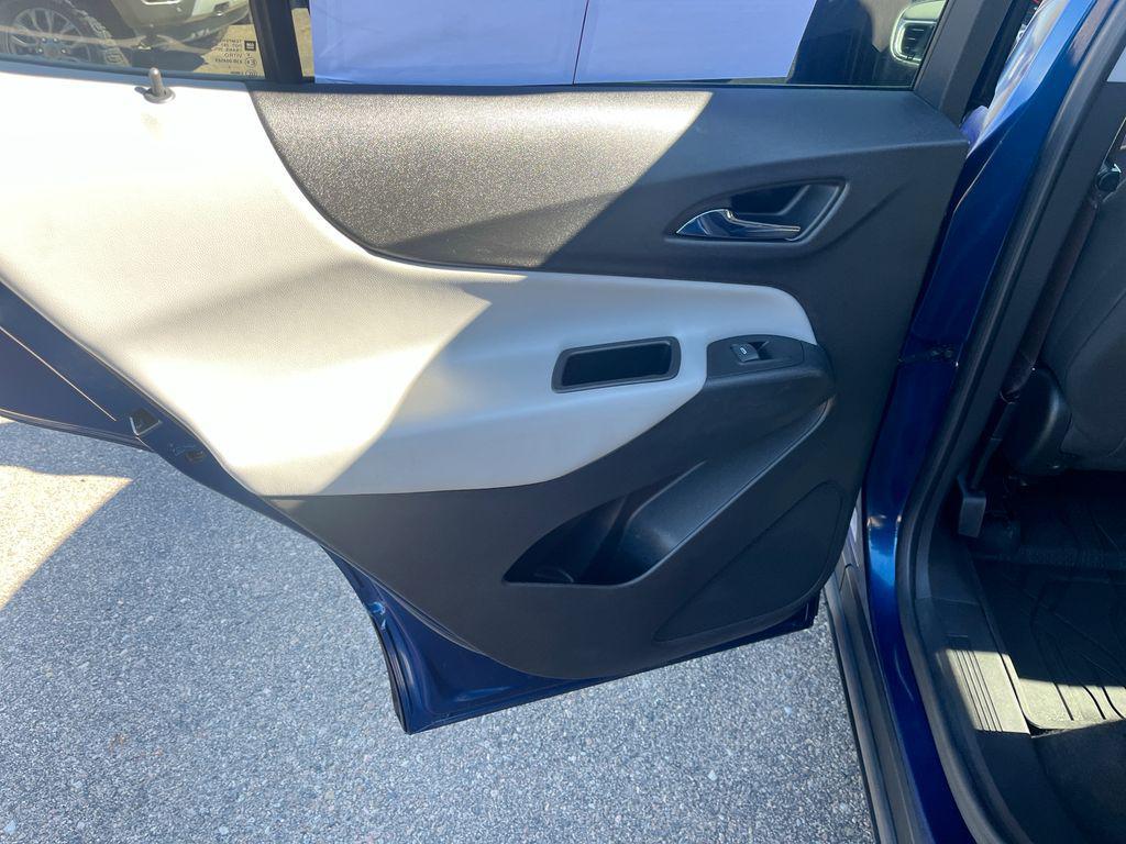 used 2022 Chevrolet Equinox car, priced at $19,782