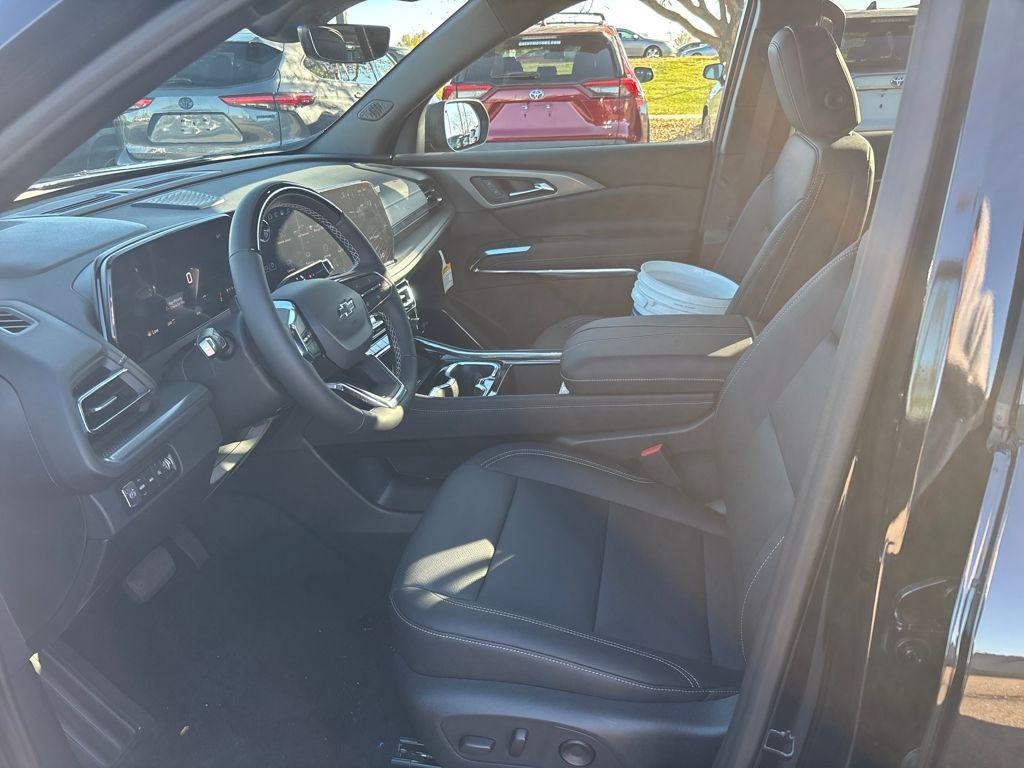 new 2026 Chevrolet Traverse car, priced at $53,140