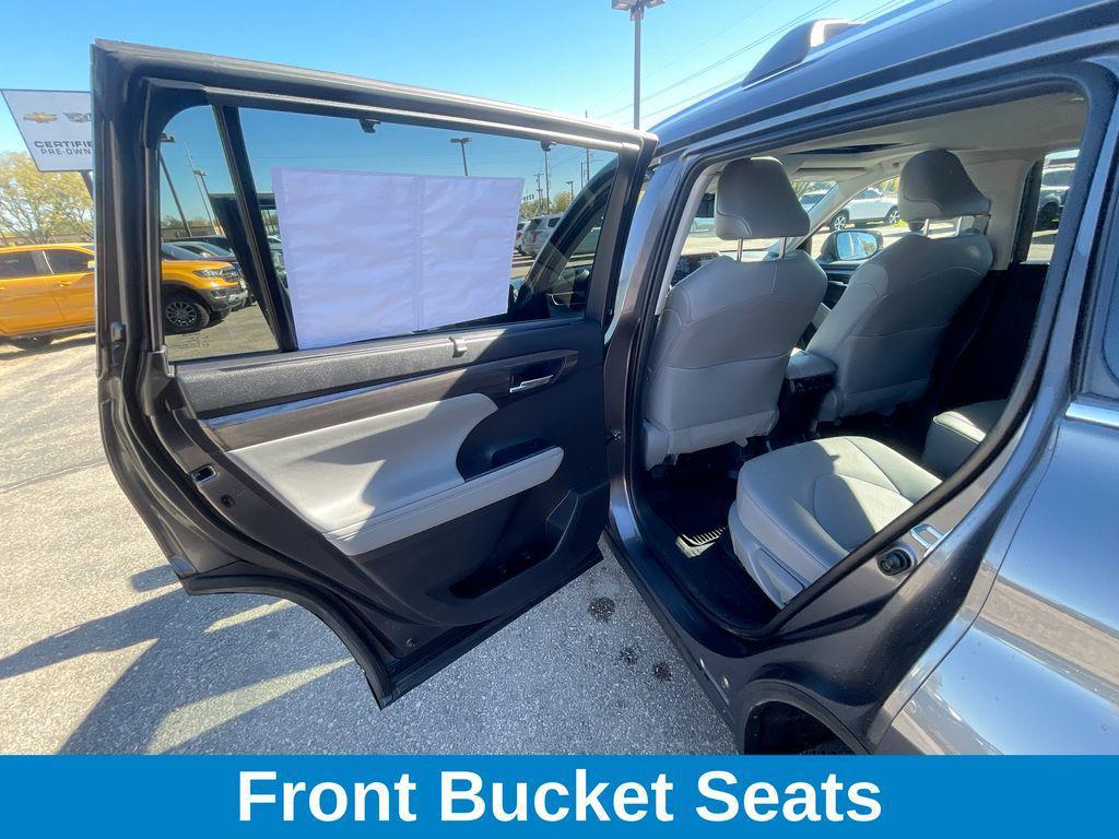 used 2022 Toyota Highlander Hybrid car, priced at $41,859