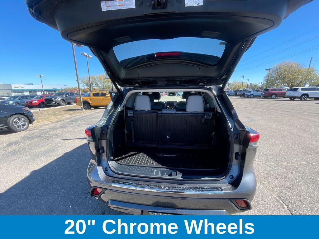 used 2022 Toyota Highlander Hybrid car, priced at $41,859