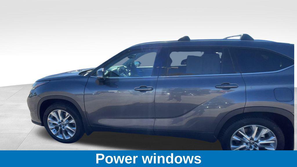 used 2022 Toyota Highlander Hybrid car, priced at $41,859