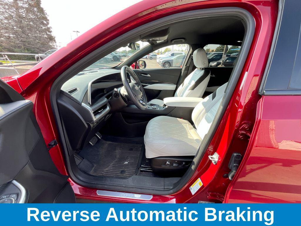 used 2024 Cadillac XT4 car, priced at $39,487