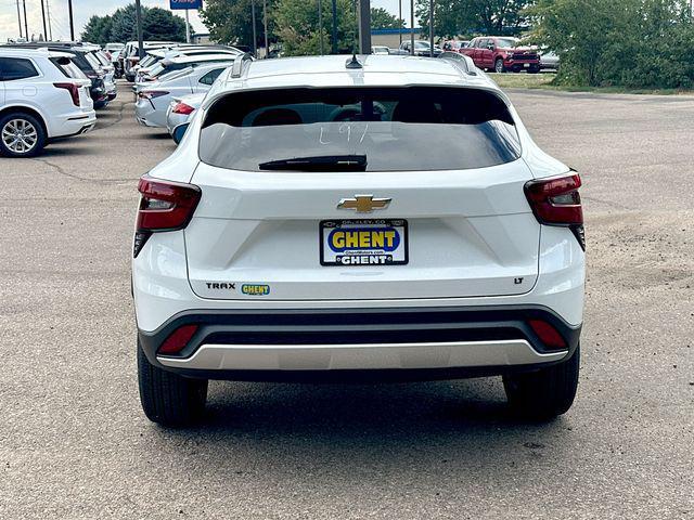 new 2025 Chevrolet Trax car, priced at $25,260