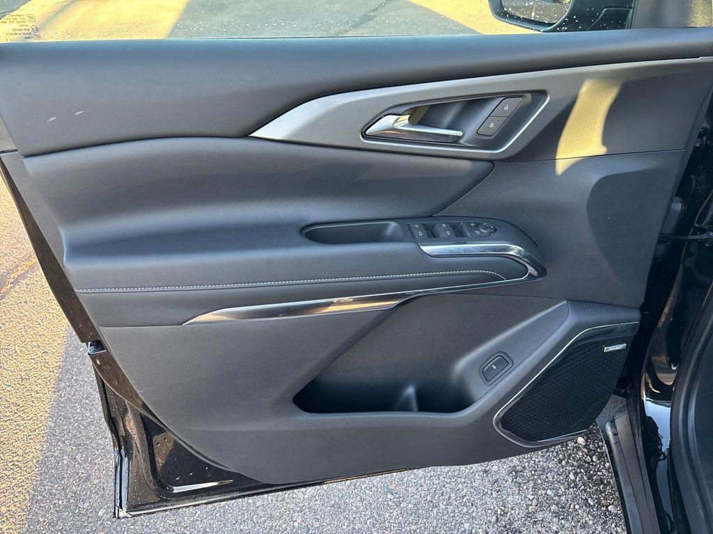 new 2025 Chevrolet Traverse car, priced at $48,802