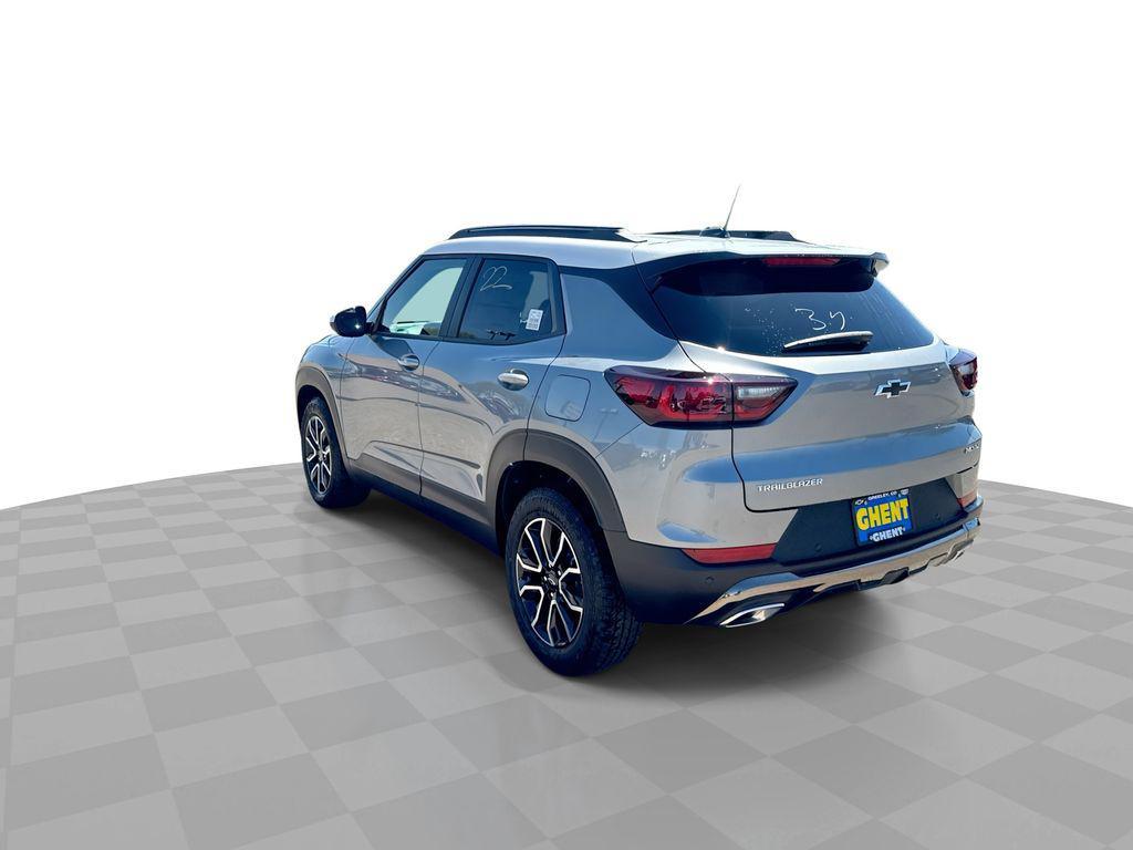 new 2025 Chevrolet TrailBlazer car, priced at $28,106