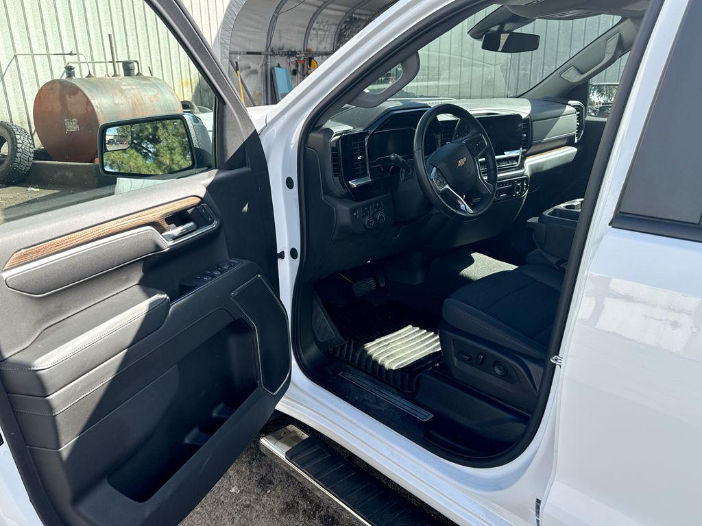 used 2025 Chevrolet Silverado 1500 car, priced at $42,586