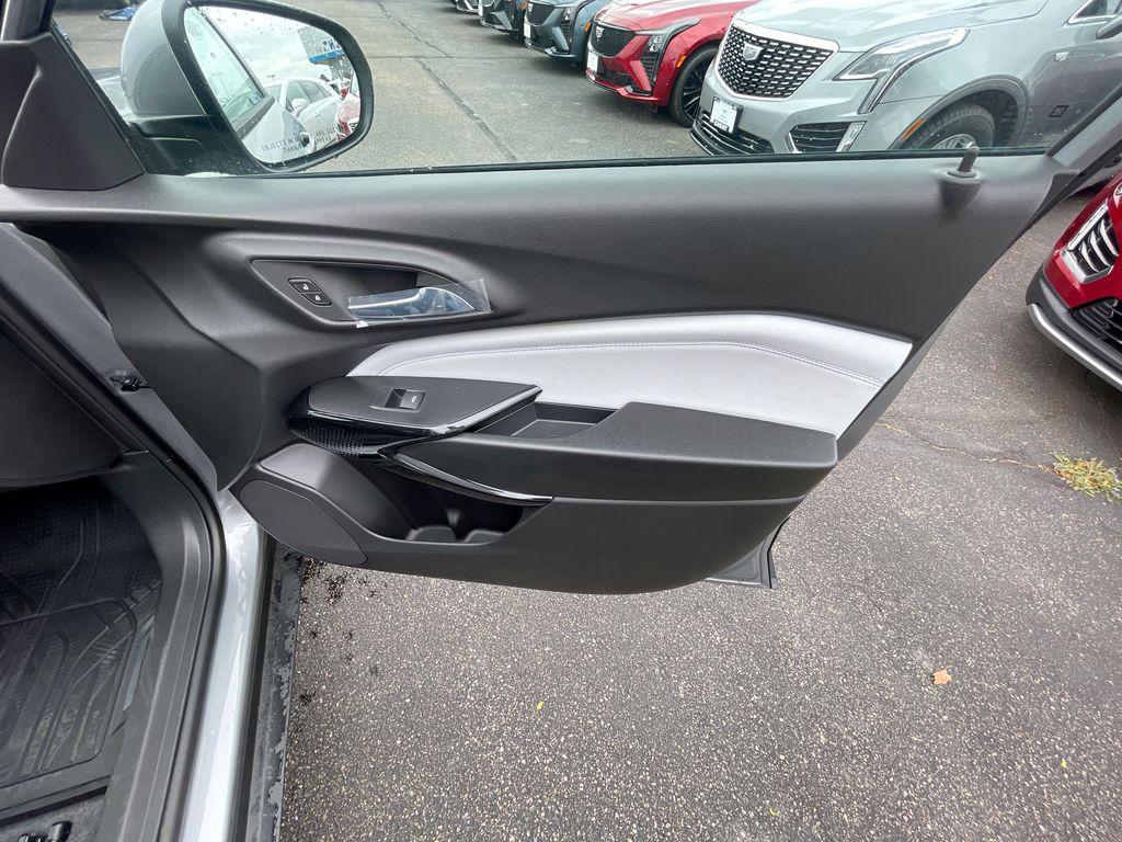 new 2025 Chevrolet Trax car, priced at $24,938