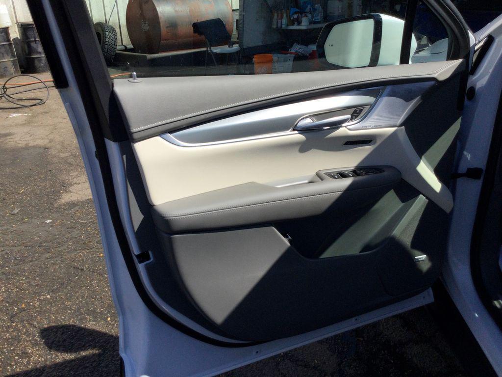 new 2025 Cadillac XT5 car, priced at $60,090