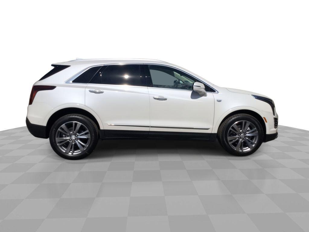 new 2025 Cadillac XT5 car, priced at $60,090