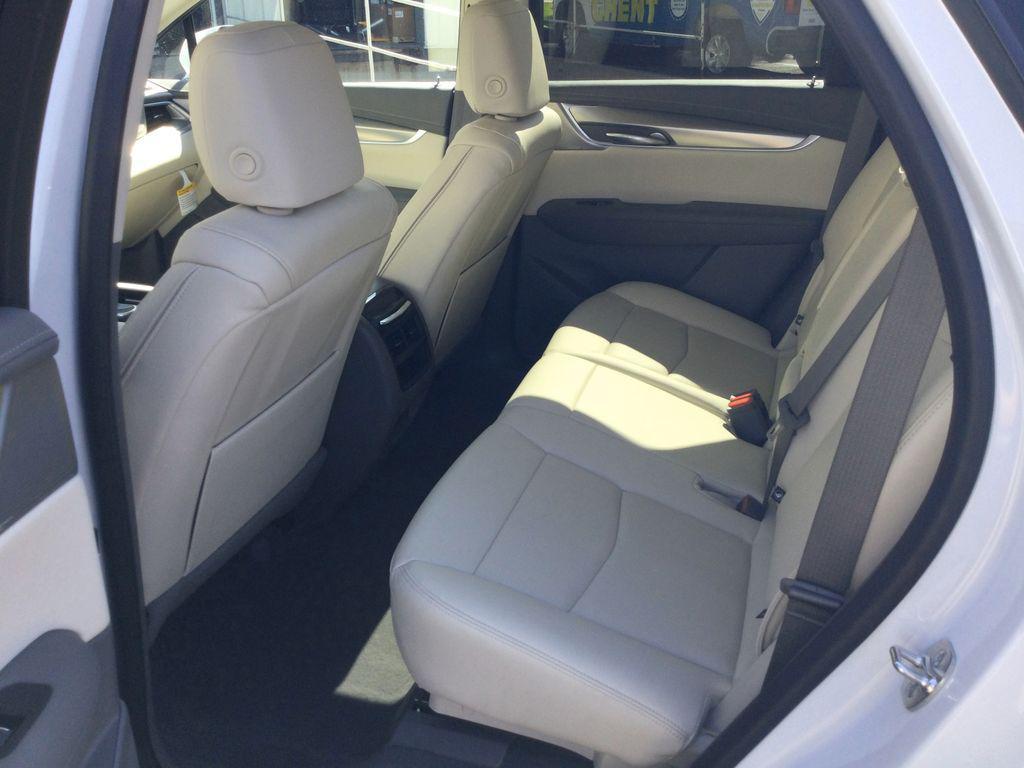 new 2025 Cadillac XT5 car, priced at $60,090