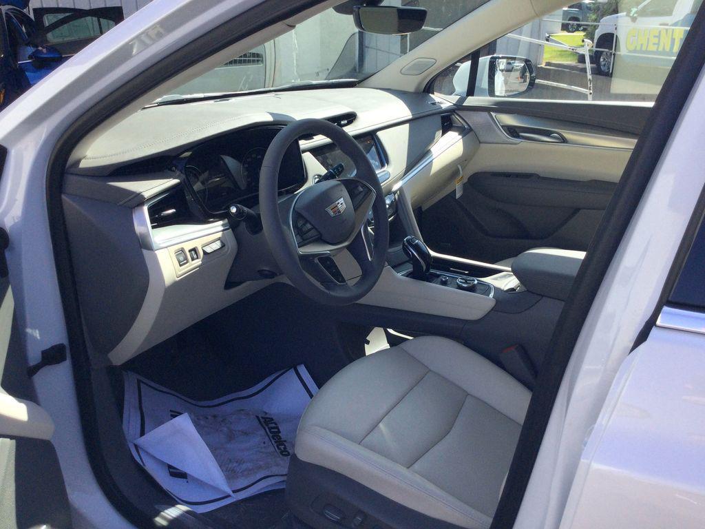 new 2025 Cadillac XT5 car, priced at $60,090