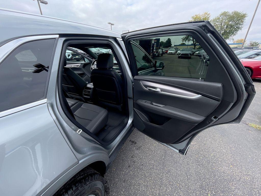 new 2025 Cadillac XT5 car, priced at $47,040