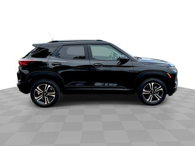 new 2025 Chevrolet TrailBlazer car, priced at $32,565