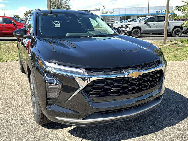 new 2025 Chevrolet Trax car, priced at $25,260