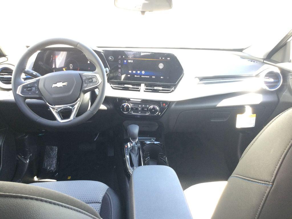 new 2025 Chevrolet Trax car, priced at $24,211