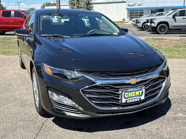 new 2024 Chevrolet Malibu car, priced at $29,195