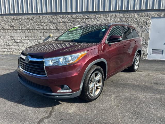 used 2016 Toyota Highlander car, priced at $23,771