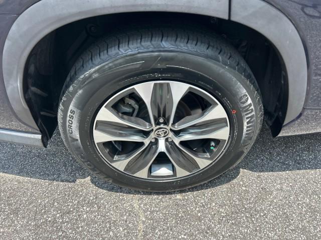 used 2021 Toyota Highlander car, priced at $32,182