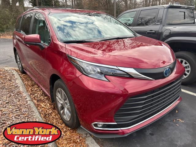 used 2024 Toyota Sienna car, priced at $44,564