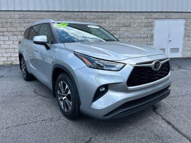 used 2022 Toyota Highlander car, priced at $35,548