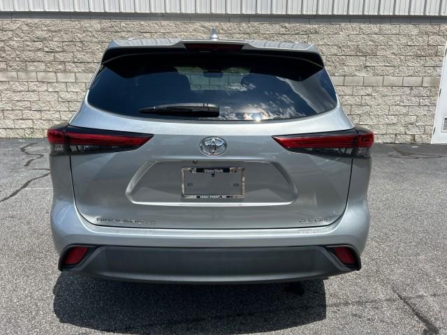 used 2022 Toyota Highlander car, priced at $35,548