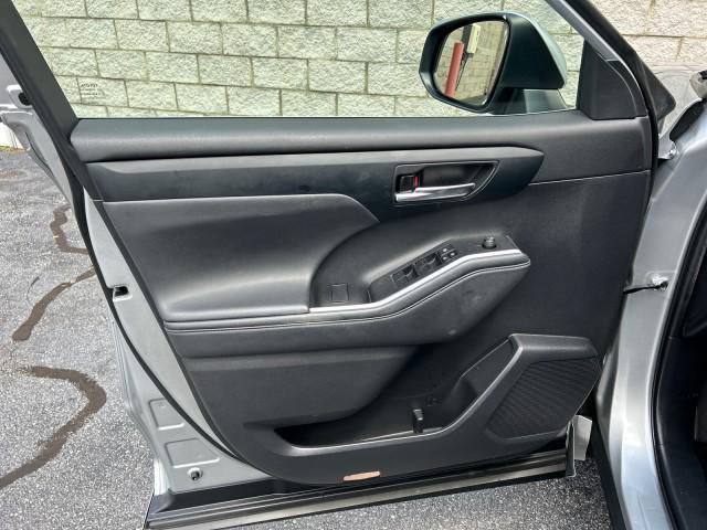 used 2022 Toyota Highlander car, priced at $35,548