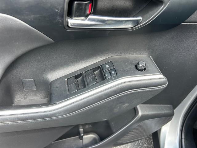 used 2022 Toyota Highlander car, priced at $35,548