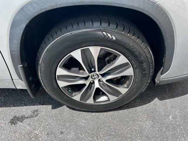 used 2022 Toyota Highlander car, priced at $35,548