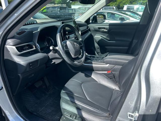used 2022 Toyota Highlander car, priced at $35,548