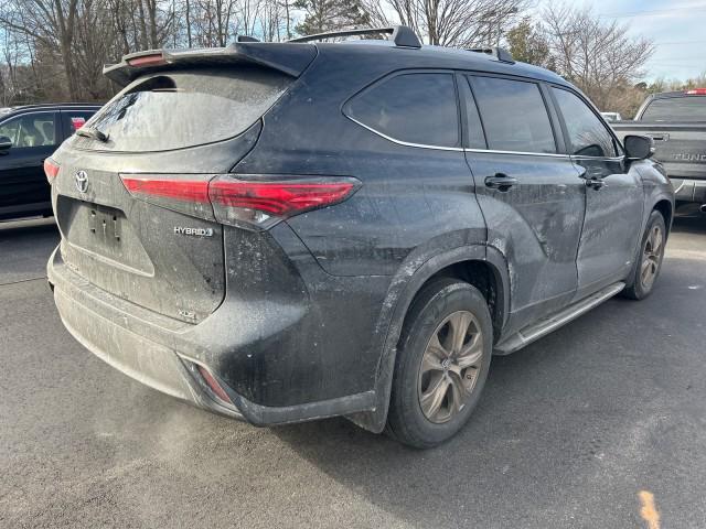 used 2023 Toyota Highlander Hybrid car, priced at $44,058