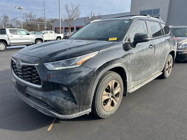 used 2023 Toyota Highlander Hybrid car, priced at $44,058