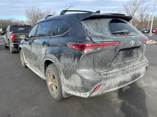 used 2023 Toyota Highlander Hybrid car, priced at $44,058