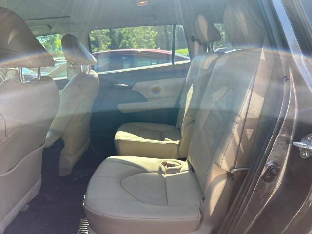 used 2022 Toyota Highlander car, priced at $35,833