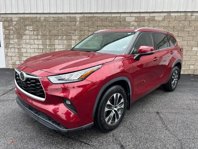 used 2020 Toyota Highlander car, priced at $31,995