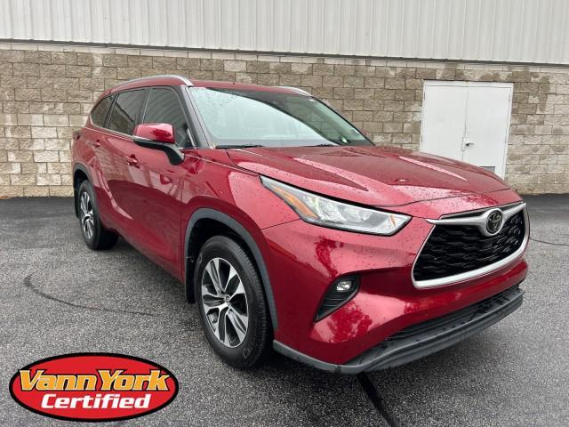 used 2020 Toyota Highlander car, priced at $31,995