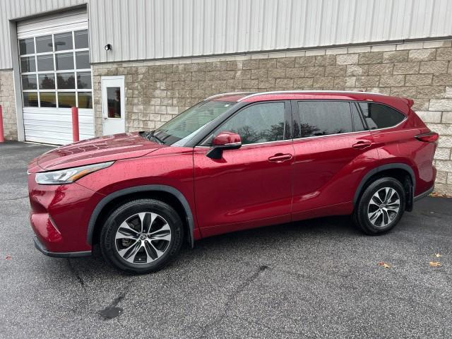 used 2020 Toyota Highlander car, priced at $31,995