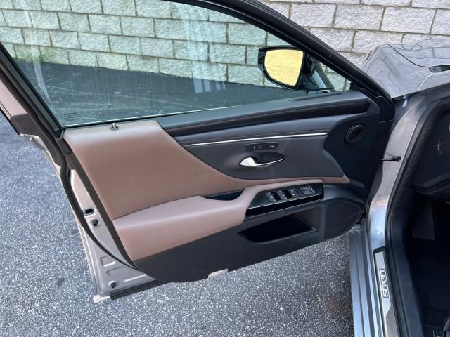 used 2024 Lexus ES 350 car, priced at $43,147