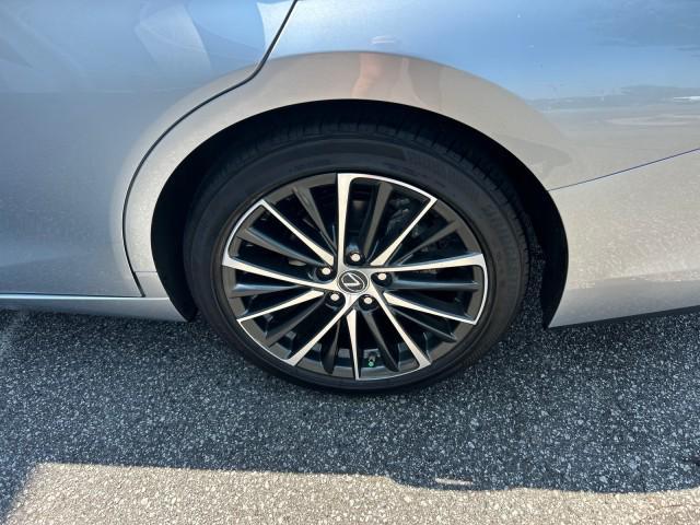 used 2024 Lexus ES 350 car, priced at $43,147
