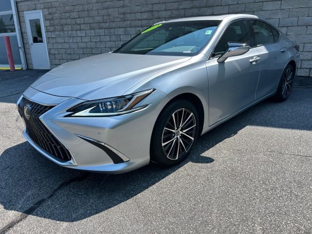 used 2024 Lexus ES 350 car, priced at $43,147