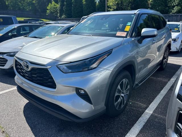 used 2022 Toyota Highlander car, priced at $36,854