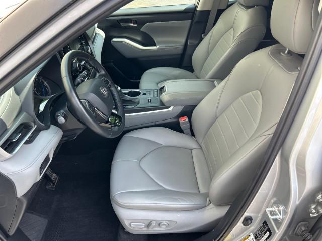 used 2020 Toyota Highlander Hybrid car, priced at $29,119