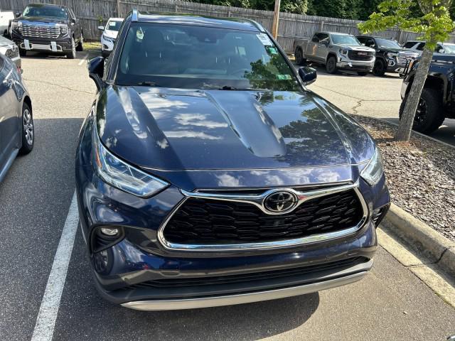 used 2021 Toyota Highlander car, priced at $40,548
