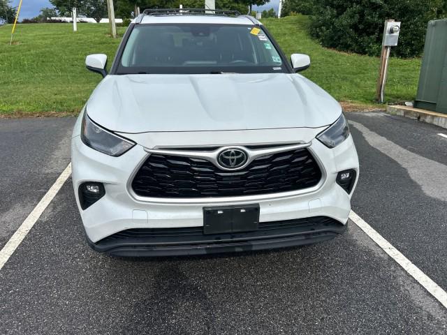 used 2022 Toyota Highlander car, priced at $38,596